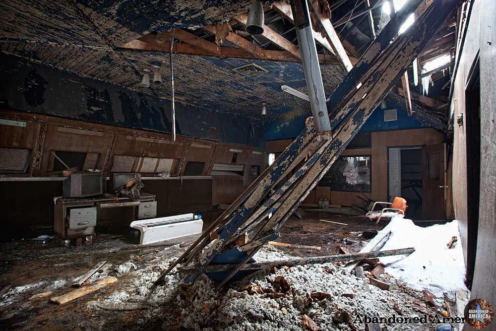  - The Abandoned Aquarium