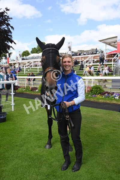 yr10062022r4-41 - Race 4 3.30pm Seat Unique Ganton Stakes