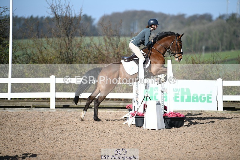 250330-102117-06077 - Cls 32 British Novice and 90cm