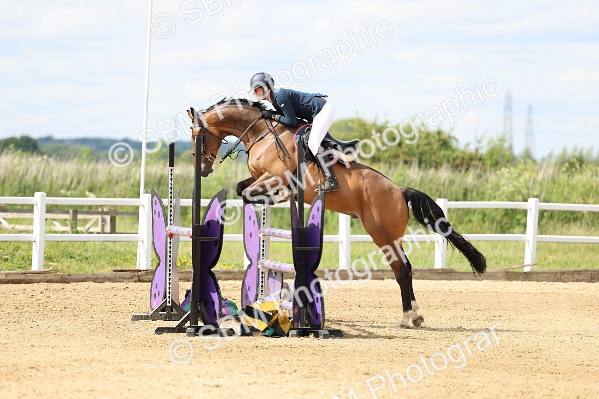SBM_006010 - Class 19 - Senior Newcomers - 1.10m