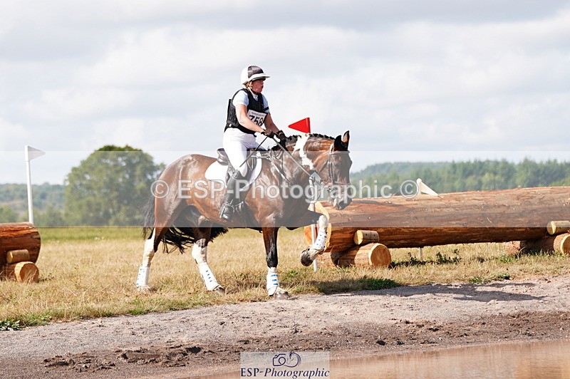 250803A-163024-17191 - Q-758-Caroline.Hutchens-CLOGORROWS.SOCKY