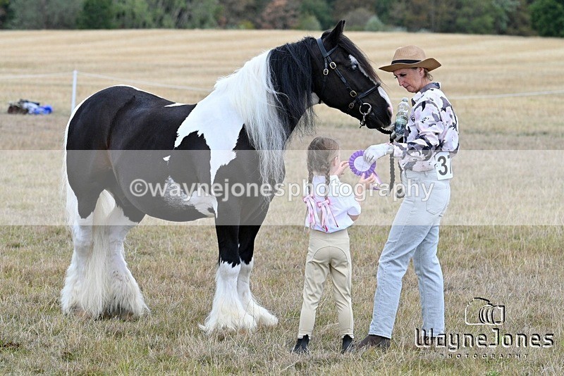 WJ7_9655 - Kellie and Nancy at Swallowfield 31-08-26
