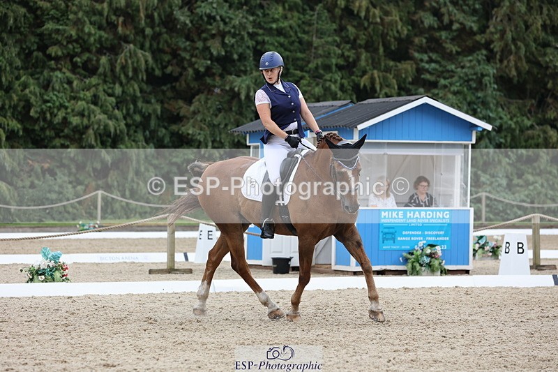 250718A-133024-01526 - 072-Emma.Trace-Laddenbrook.Truman