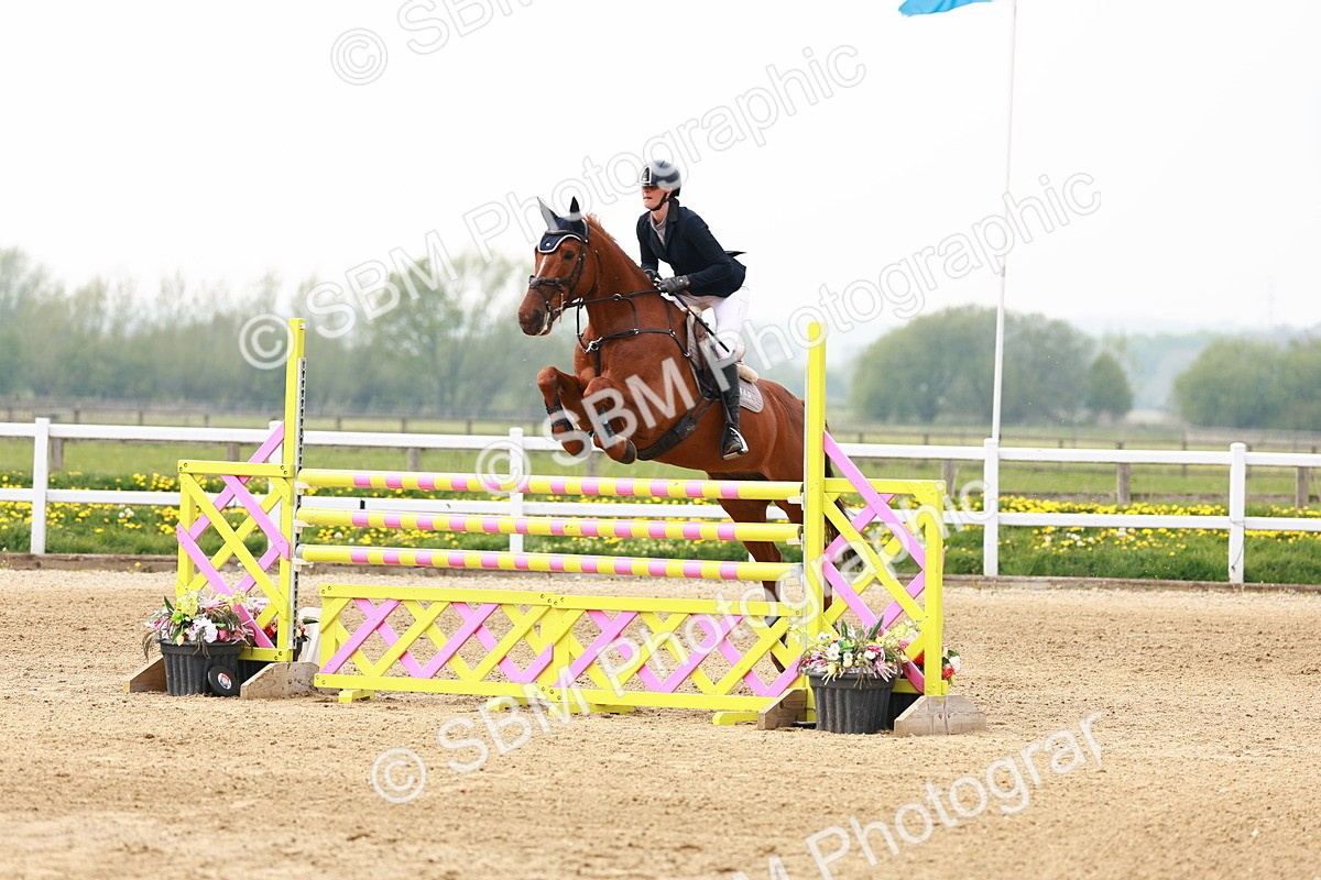  - Class 19 - Senior Foxhunter - 1.20m