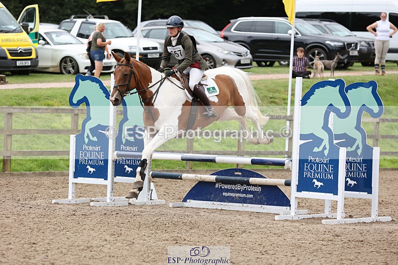 240804-143113-15923 - 657-Althea_Bleekman-SHOVERN_ON_ICE
