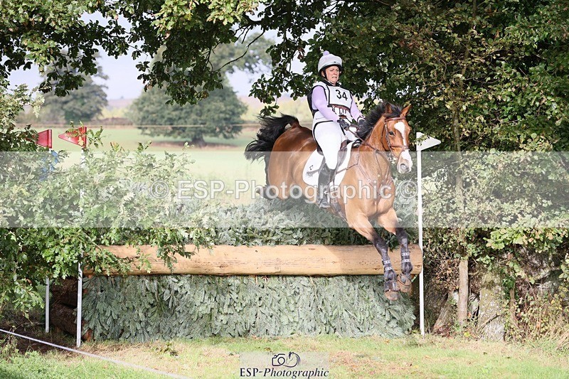 231020-110919-06717 - 034-COOLEY.PARK.MUZE-Gemma.Stevens-XC