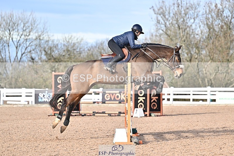 251126-123530-00482 - Cls 4 Newcomers and 1.10m