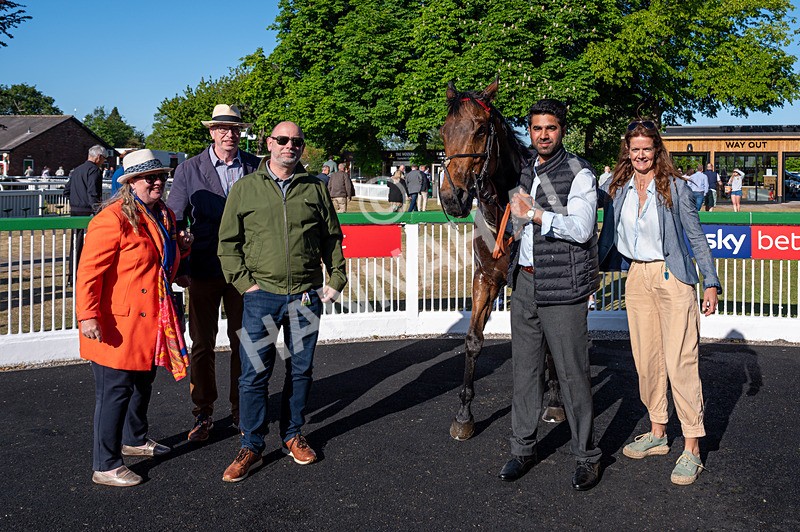 170525-Race 8-So Grateful-6952 - Race 8