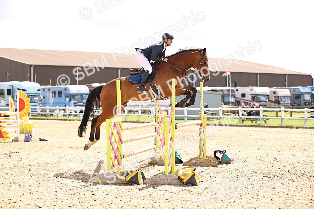 SBM_003839 - Class 17 - Senior Newcomers - 1.10m