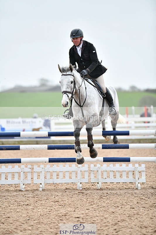 240124A-123053-00464 - Cls 3 Newcomers & 1.10m Open