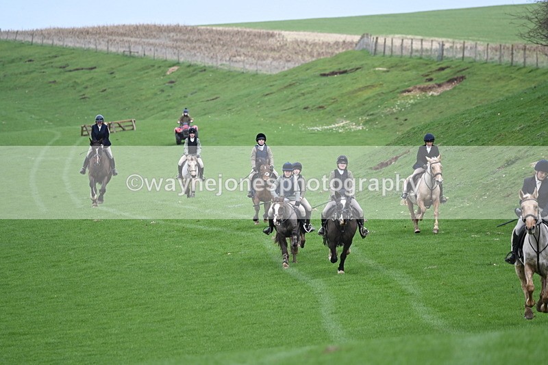 WJ6_9296 - Line Three