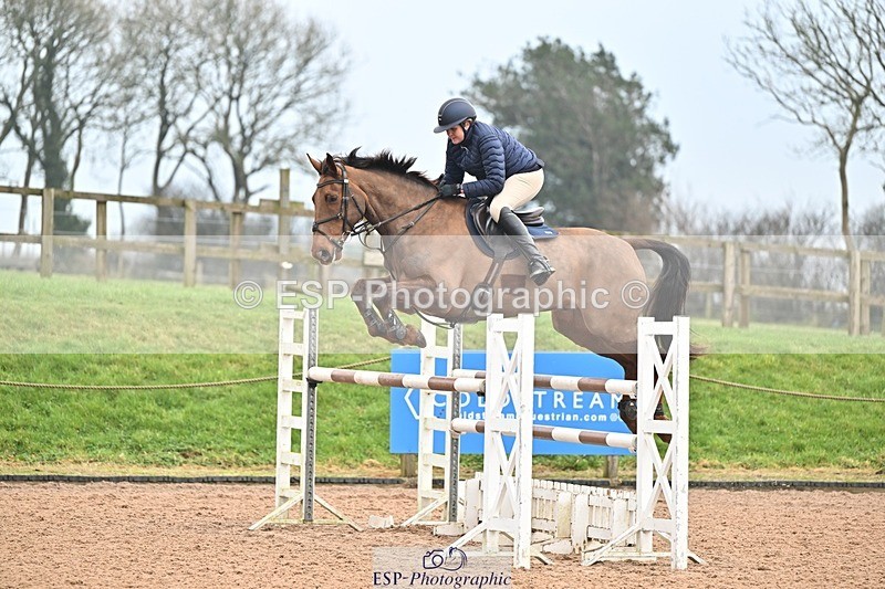 250122-142435-00633 - Cls 6 Foxhunter and 1.20m