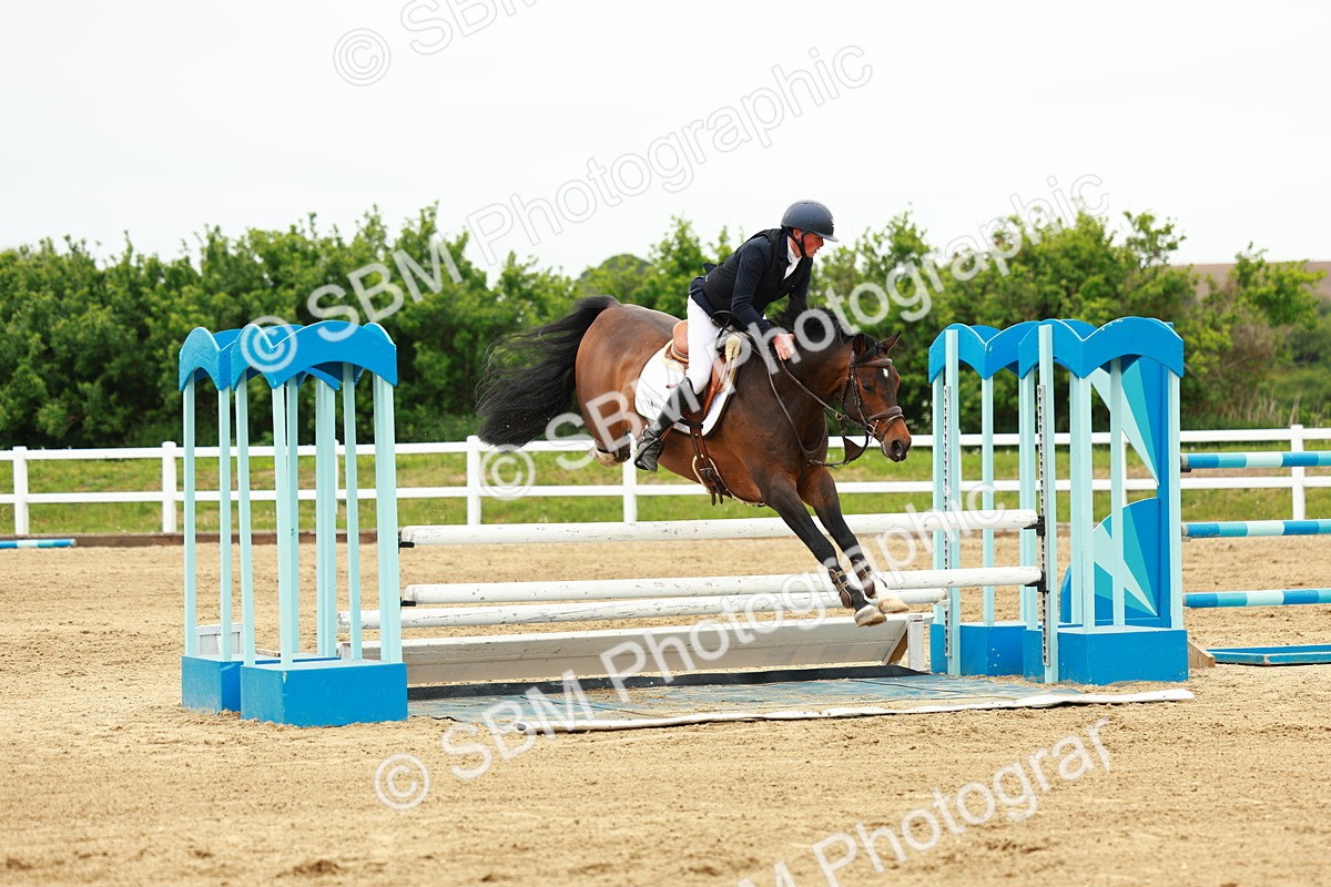 SBM_001067 - Class 5 - Senior Foxhunters - 1.20m