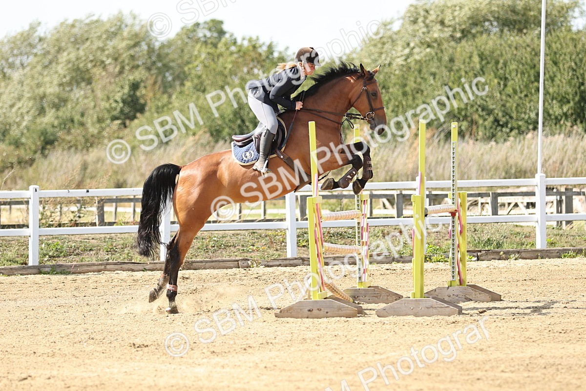 SBM_005067 - Class 6 = Senior Newcomers - 1.10m Open