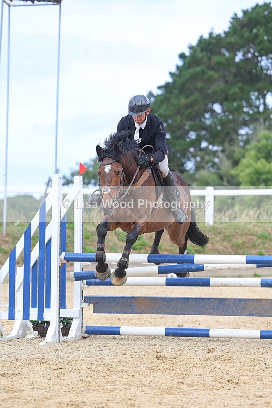 3E7A4966 - Class 4: Senior British Novice/90cm open