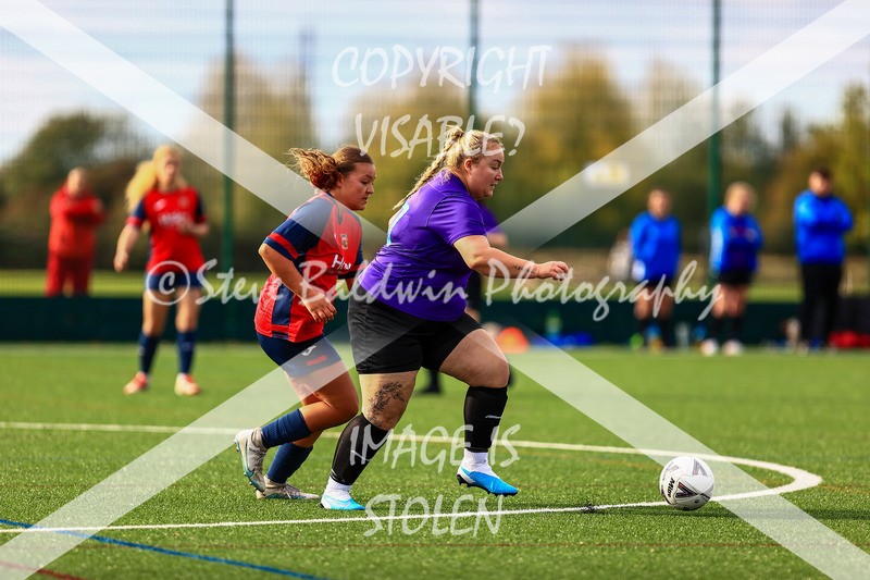 1DX30939 - 2025-10-05 FC Abbey Meads Ladies V Purton  Kingsdown FC Ladies