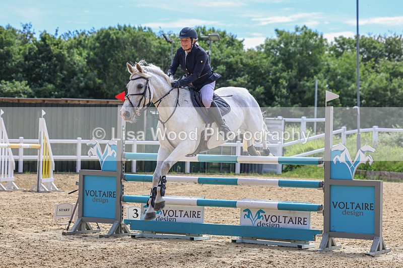 3E7A7539 - Class 9: Senior Foxhunter/1.20 open