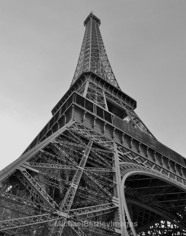Eiffel Tower - Black and White