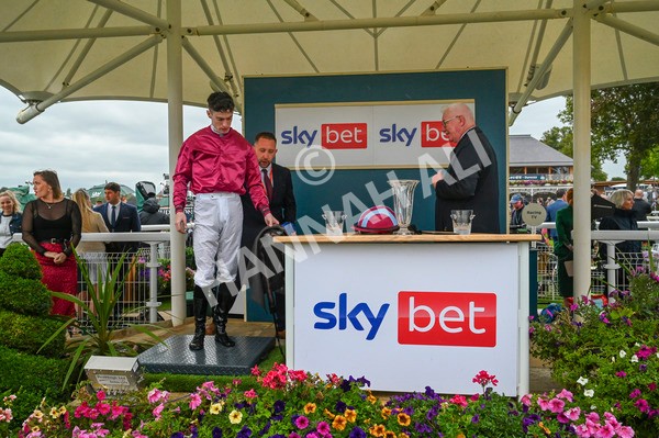 210824-Race 5-Extensio-5777 - Race 5 4.10pm Sky Bet Stayers Handicap