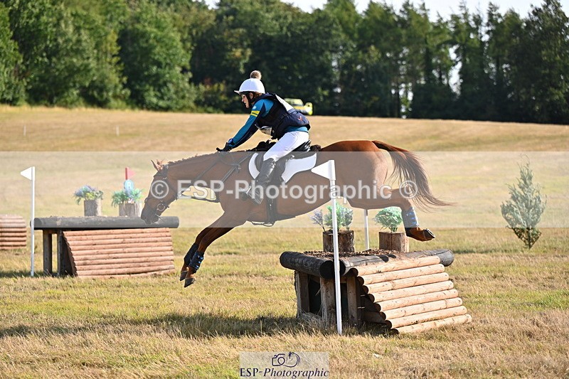250803A-175317-18181 - S-868-Helen.Banbury-RED.OCTOBER