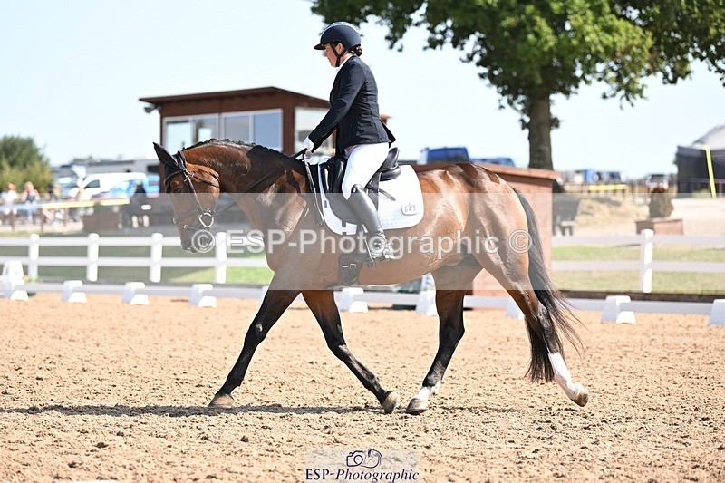 250816-105142-03478 - 047-Hannah.RogersWoodendfarm.Viva