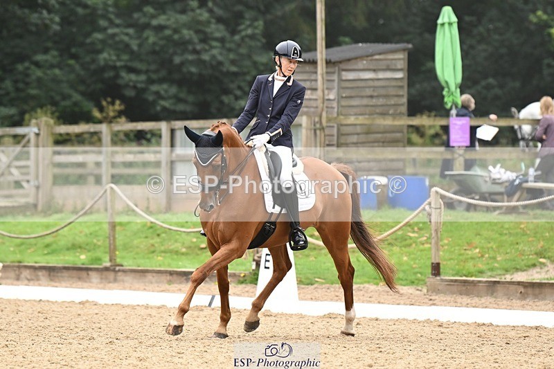 240811-114056-05572 - 253-Pauline.Jaggs-Emilio.Onneke