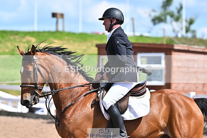 240619A-154336-00942 - Cls 5 Snr Foxhunter and 1.20m Open