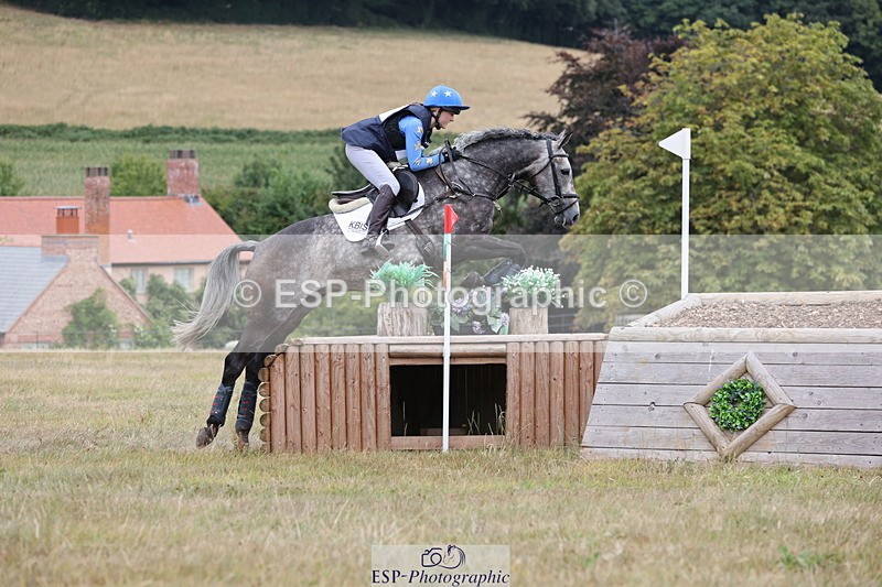 250802A-132153-04333 - A-038-Maisy.Miller-HEADDON.SWAN.SONG