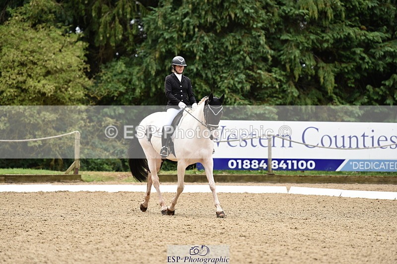 140110A-011846-10881 - 002-Michelle.Wallis-Alvescot.Winning.Mood