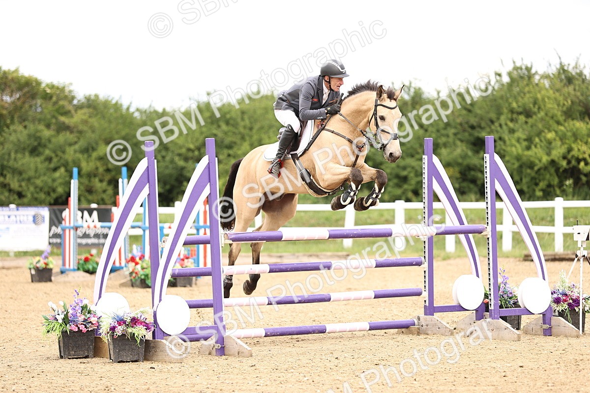 SBM_007689_Class 19 - Senior Newcomers - 110m - Anthony