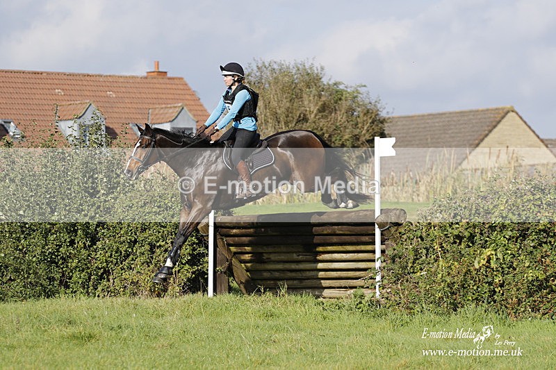  WWHT 171021 3846 - Open (1.00m)  17/10/21