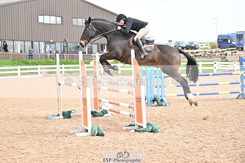240407A-120202-05307 - Cls 27 Chard 1.05m & 1.10m Grand Prix