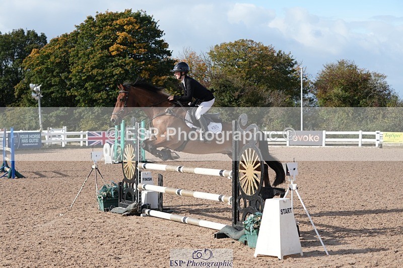 251005-104208-02617 - Cls 22 British Novice and 90cm