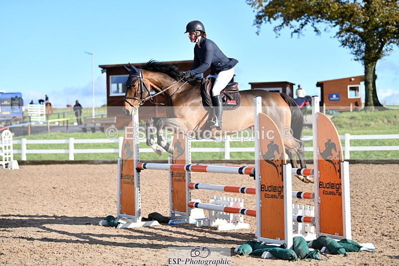 231110A-135516-00709 - Cls 5 Newcomers & 1.10m Open