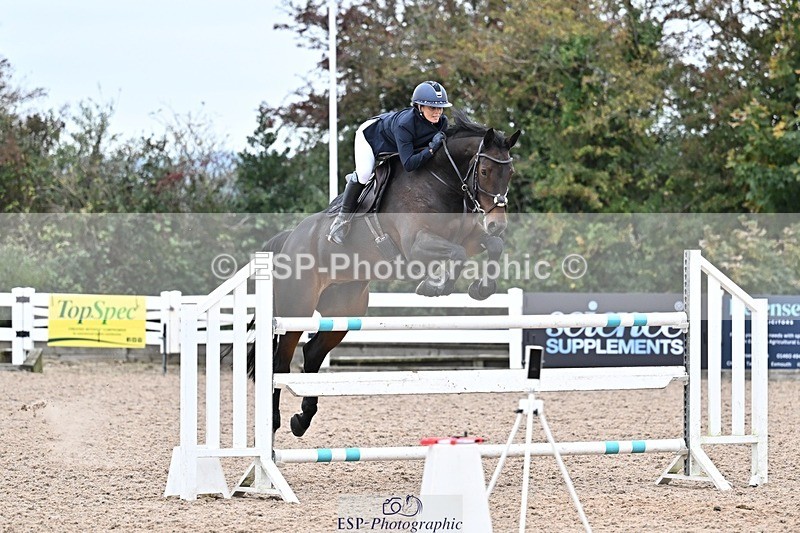 251015-152622-00895 - Cls 6 Foxhunter and 1.20m Open