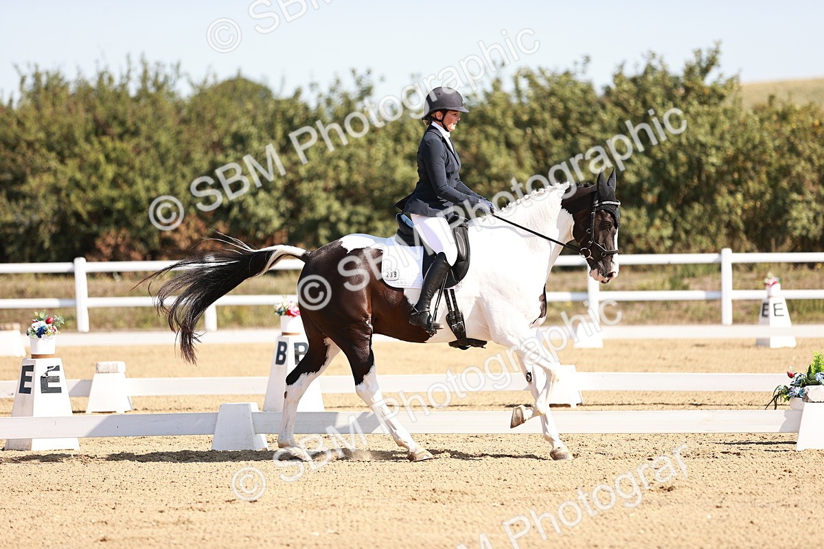 SBM_004354 - Class 12 - Novice 5 - 10.31-11.41