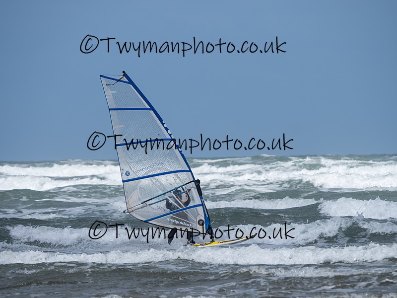 P5252002 - Westward Ho Kiters & Windsurfers 25/5