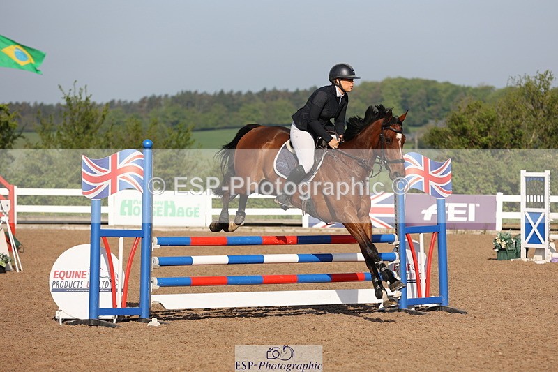 240510A-082716-04230 - Cls 13 British Novice and 90cm Open