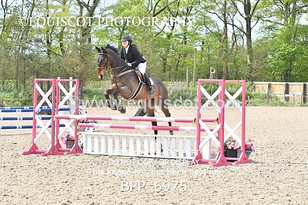 BPP_6975 - CLASS 4 FRI Senior BritiNovice/ 90cm Open