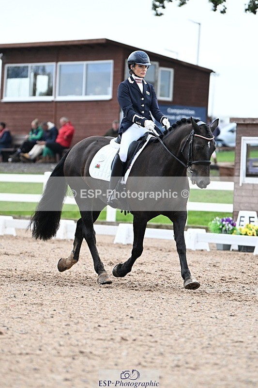 250907-124732-08439 - 005-Jessica.AllenHendrewen.Desert.Lady