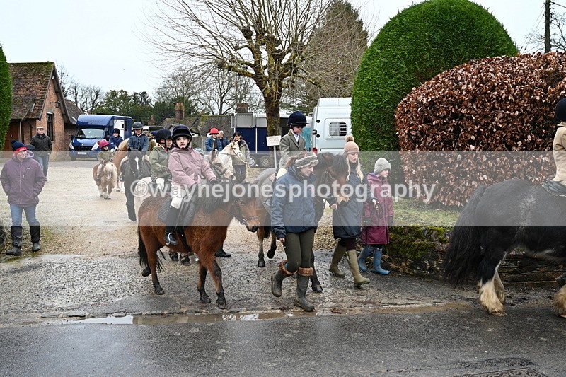 WJ7_9315 - Walk out..