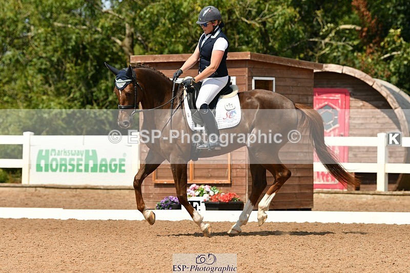 250817-130309-09812 - 214-Verity.PerryVogue