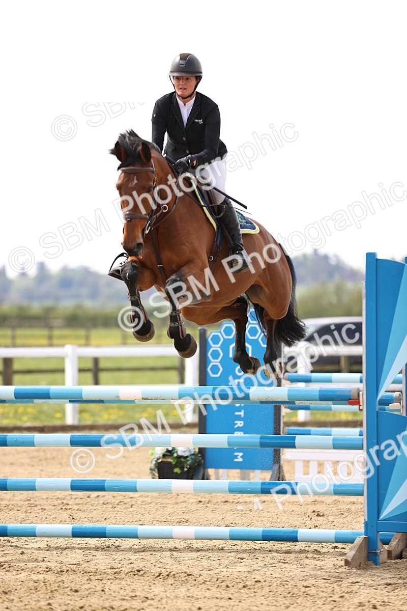 SBM_002280 - Class 11 - Senior newcomers - 1.10m