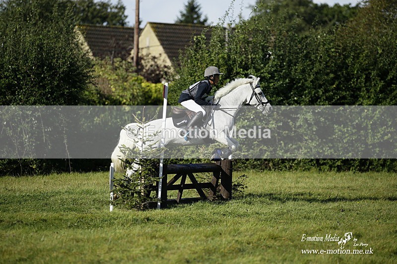  WWHT 031021 555 - WWEC Novice Restricted (0.80m) 18/10/20