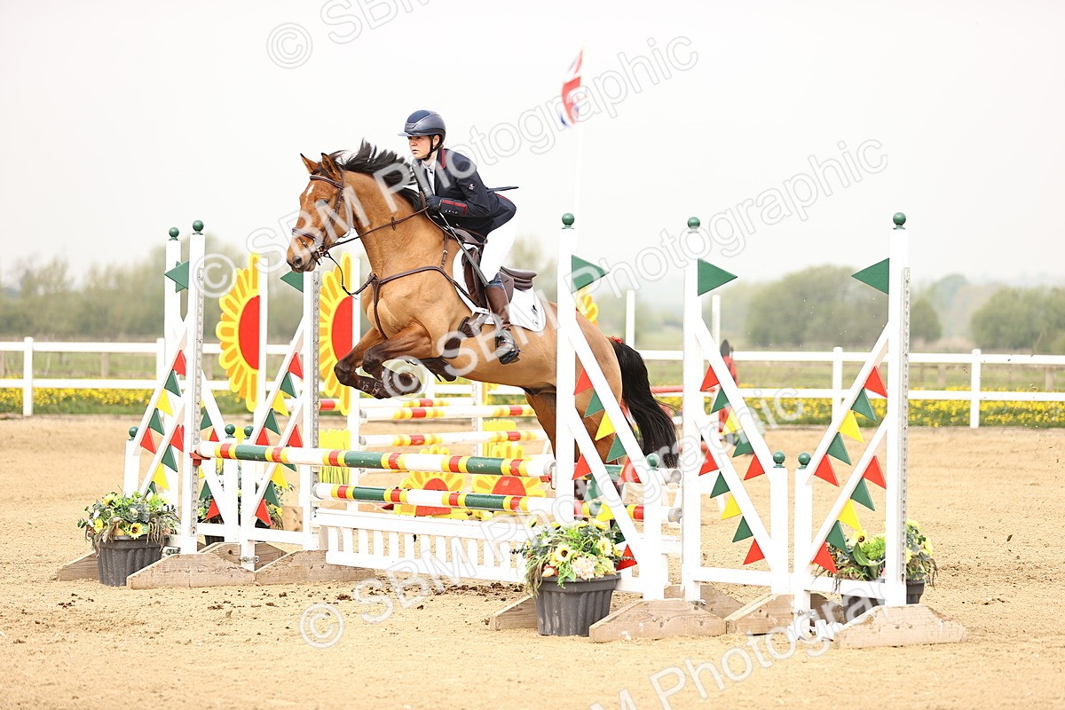  - Class 15 - Senior British novice - 90cm