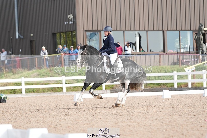 250906-105337-01569 - 061-christine.harrisonRed.Flair