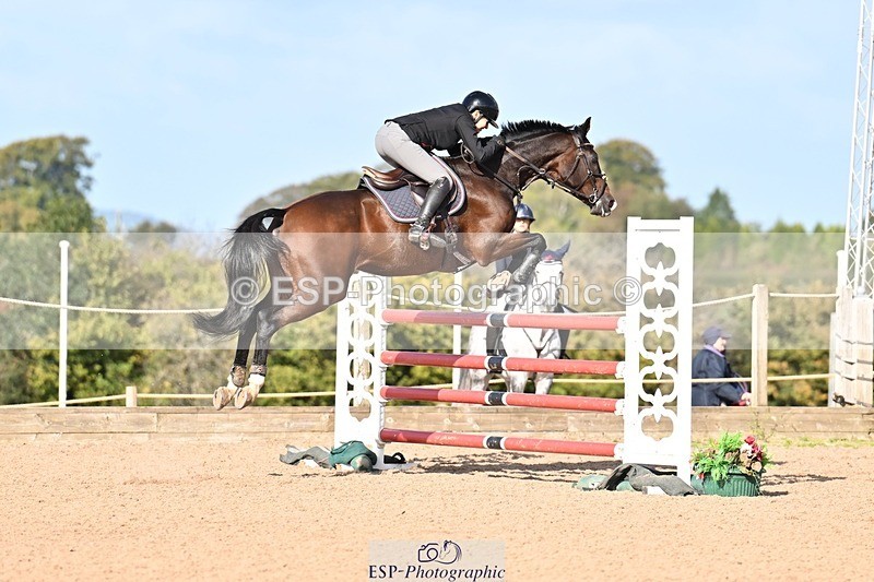 251005-104123-02830 - Cls 15 Foxhunter and 1.20m