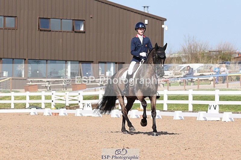 250404-152302-07081 - 117-Myles.Graham-Nibeley.Black.Pearl