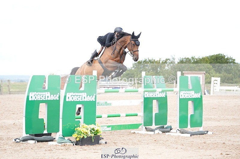 250801-112108-04903 - Cls 14 Snr Fox 1st Rnd