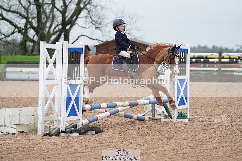 251116-095407-01444 - Cls 18 Clear Round 50cm